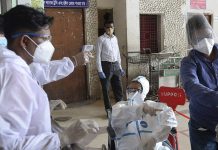 যুক্তরাজ্যে একদিনে লক্ষাধিক মানুষ করোনায় আক্রান্ত