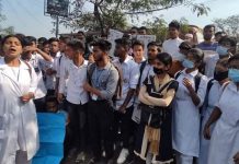 রামপুরায় আবারও অবস্থান নিয়েছে শিক্ষার্থীরা