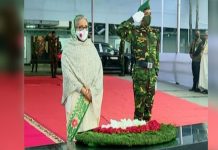 বঙ্গবন্ধুর প্রতিকৃতিতে প্রধানমন্ত্রীর শ্রদ্ধা নিবেদন