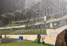 এ আর রহমানের কনসার্টে বৃষ্টিতে ছন্দপতন