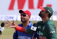 টসে জিতে বোলিং করছে বাংলাদেশ