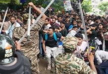 ককরোচ পার্টি-পুলিশ সংঘর্ষে ১১৮ পুলিশ আহত, গ্রেপ্তার ৭০