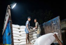 চরফ্যাশন থেকে মিয়ানমারে সার পাচারের সময় আটক-৪