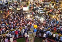 প্রশ্নফাঁসের অভিযোগে আবারও উত্তাল ভারত